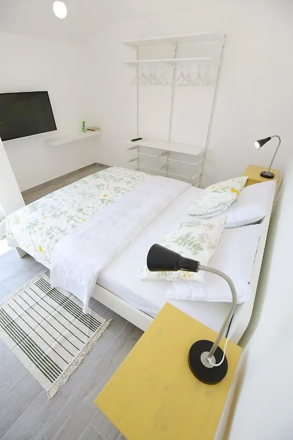 Apartments Villa Navi Bibinje 0*,  Croatia