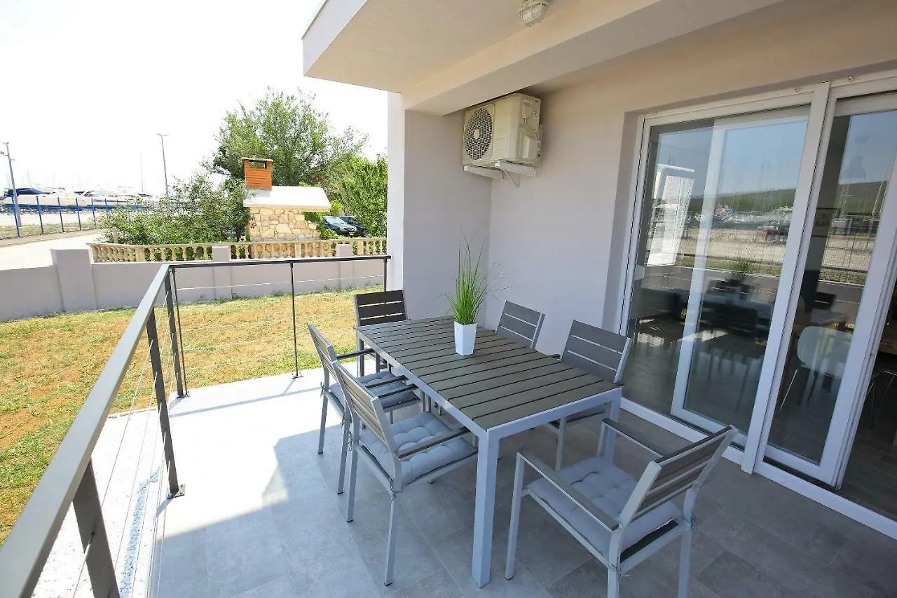 Apartments Villa Navi Bibinje