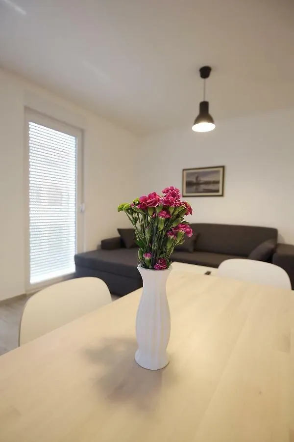 Apartments Villa Navi Bibinje 0*,