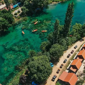  Lodge River Huts Zrmanja