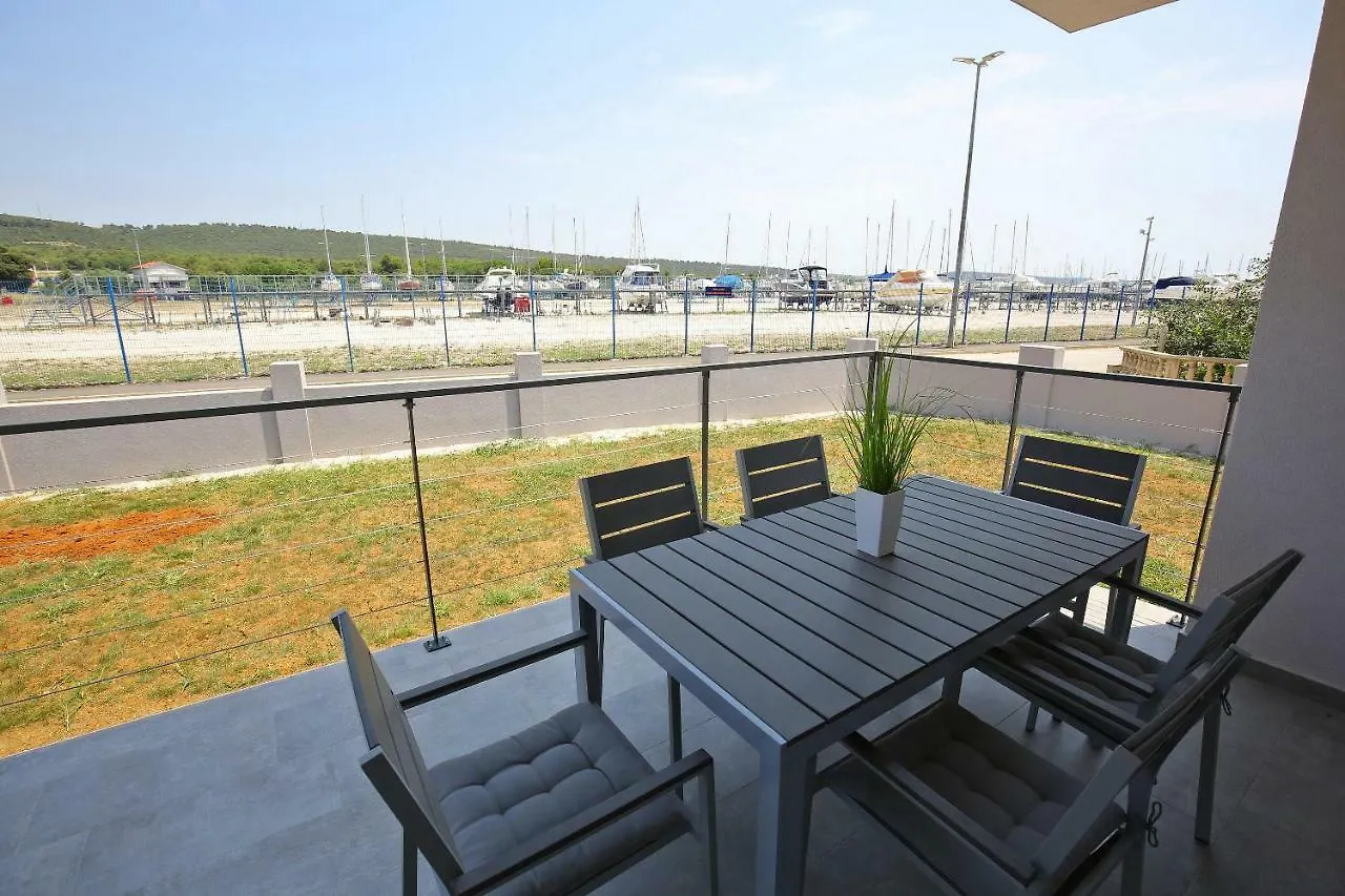 Apartments Villa Navi Bibinje